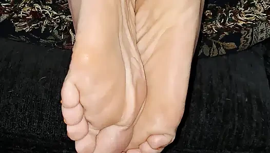 My single neighbor loves to relentlessly tease me with her amazing soles