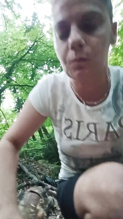 Masturbuję się nad rzeką
