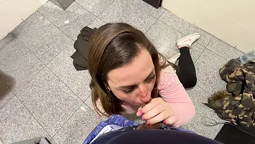 Üvey kuzenimi prezervatifsiz siktim ve götünü kırdım