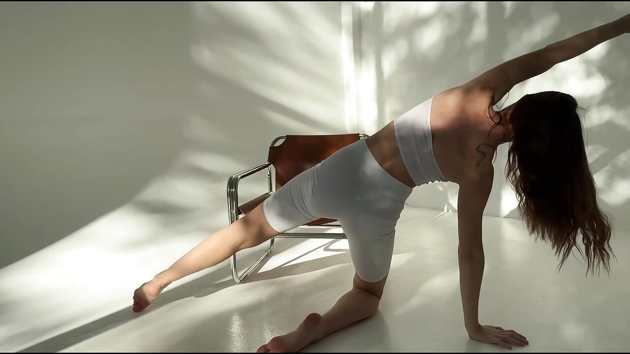 Meditative Stretch for Long Legs  Perfect Body