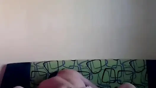Sex zu hause mit einem erfreulichen orgasmus während der penetration in der missionarsstellung.