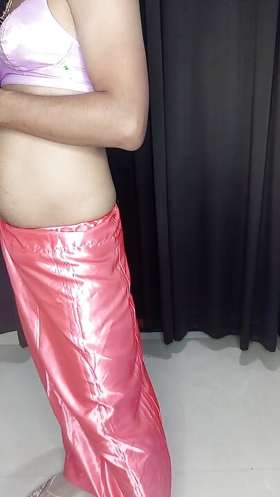 Sateng lehnga og sateng BH truse iført til stemoren min