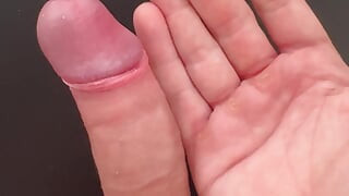 Masturbation détaillée avec grosse bite avec grosse éjaculation