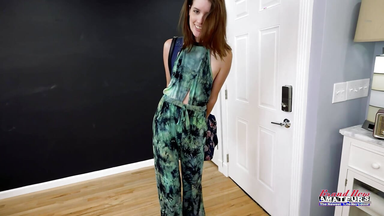 Starshine Inked brunetka Hottie Chętna Rimjob niechlujny BJ chciwy połknąć!