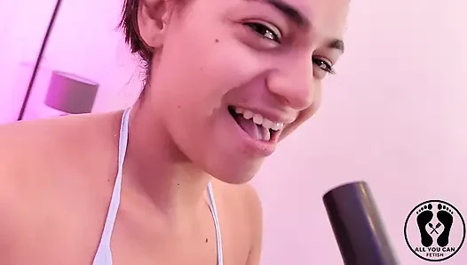 4K Ana Spears Discovers Vacuum Cleaner Fetish in Her Body