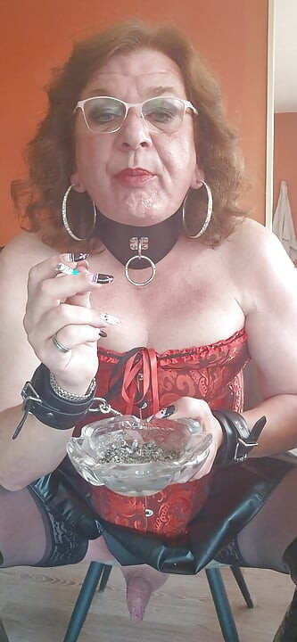 Biti ljudska pepeljara dok pušim cigaretu