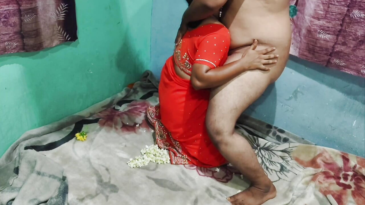 خادمة المنزل تغريني لذا قررت دعنا نمارس الجنس مع هذه البيش