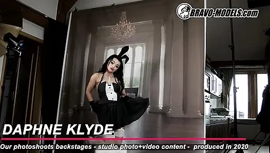 388-fotoshooting hinter den kulissen Daphne Klyde - erwachsener