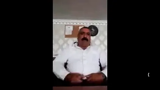Papi turc joue à la bite