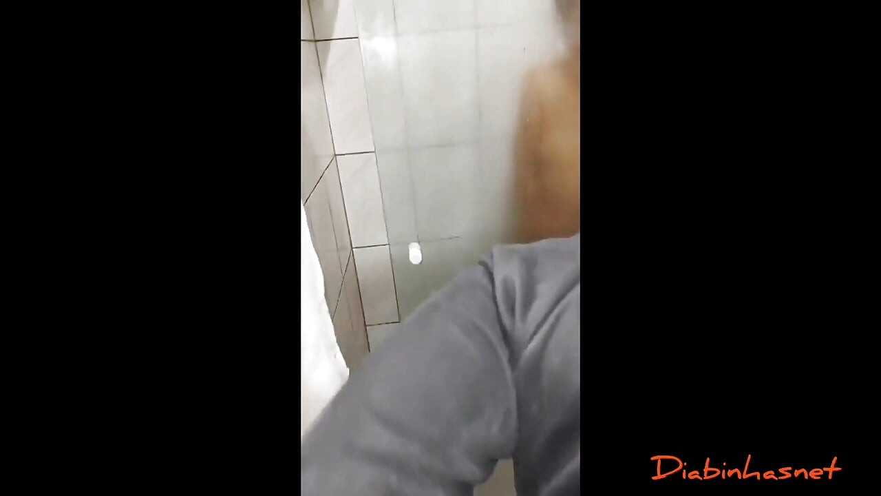 La gata Pamela Rodrigues con bragas tanga poseída por demonios