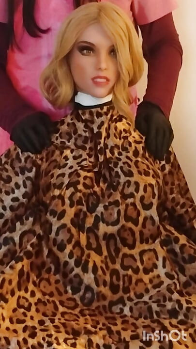 Laurens silkebløde hårklipningskappe-modelsession