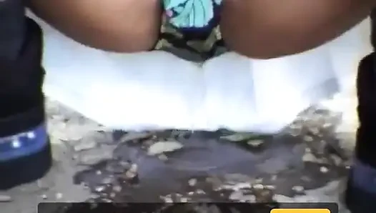 Celana kencing di hutan