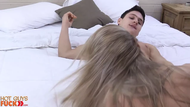 18 Year Old JockLoses Virginity