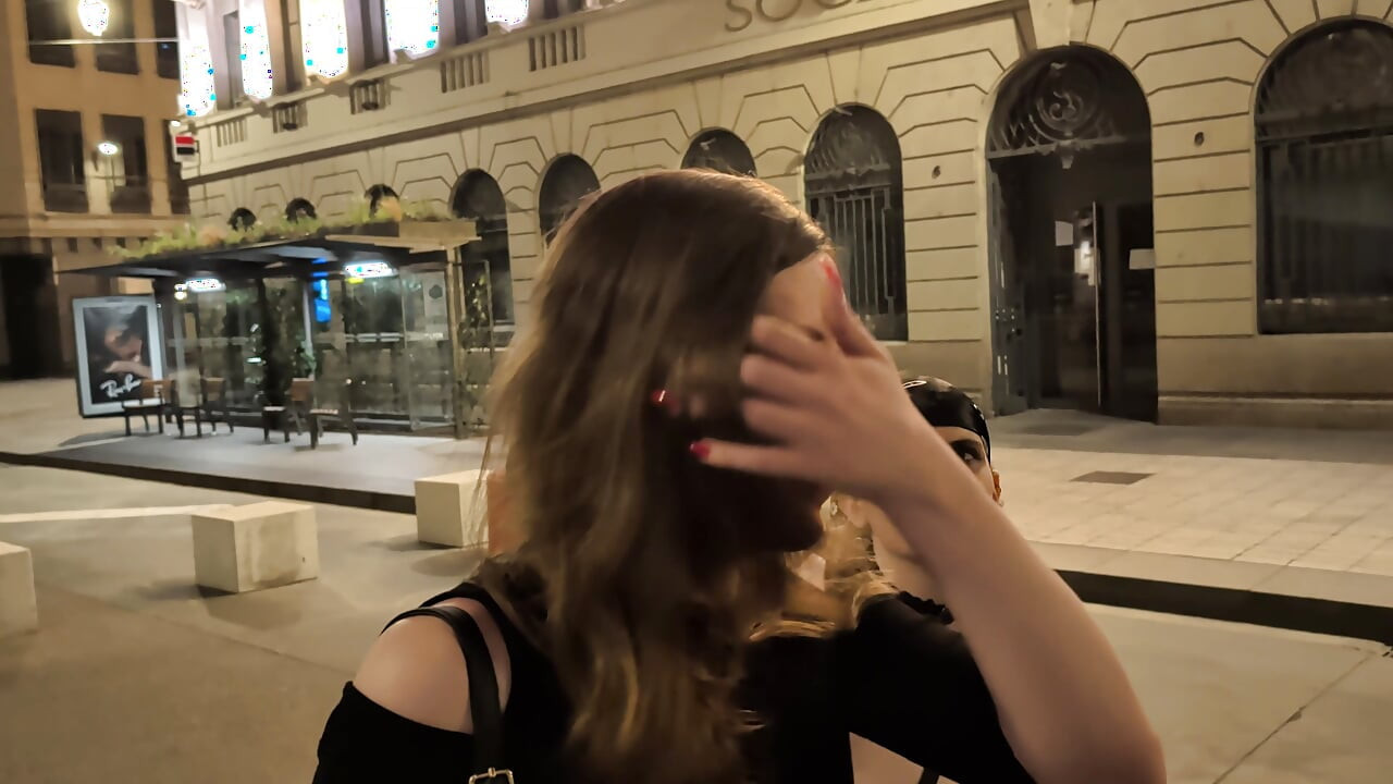 On reste coincées dans l'ascenceur avant d'aller en soirée kink - VLOG