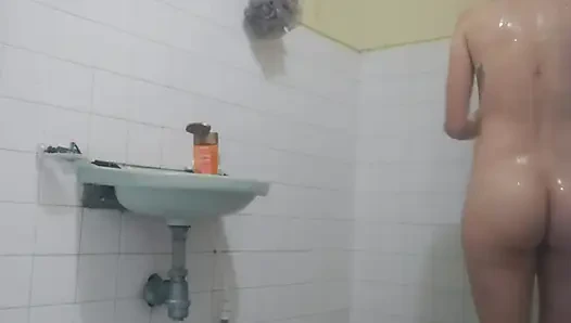 Oil massage in the bath