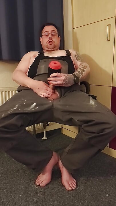 Had fun with my Toy and Cum in Overal
