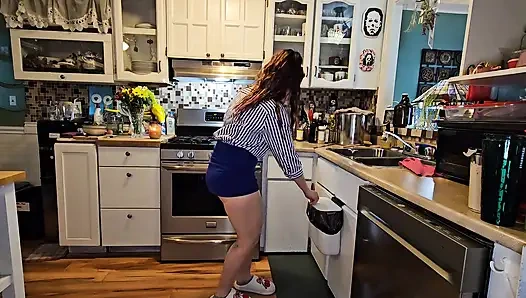 Tempat sampah baruku