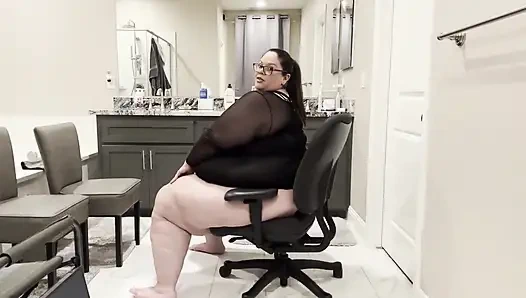 İç çamaşırlı luxe: tombul cenneti sıkı sandalye azdırma (wmv)