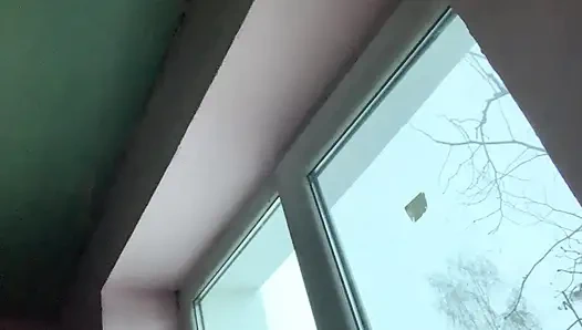 Siyah eldivenleri sikinde hissetmek istiyorsun