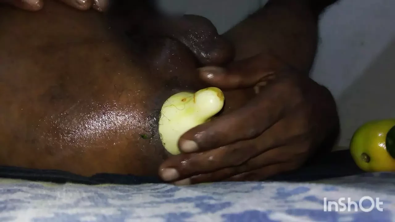 Anh chàng châu Á banh lỗ hậu