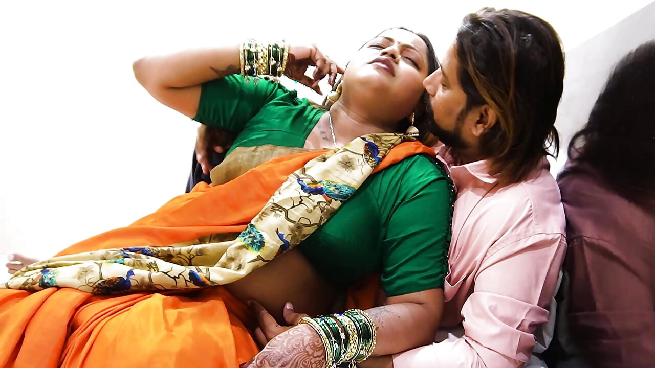 EXTRA  AFFAIR WITH SEXY BHABI, INDIAN DESI SEXY BHABI HARDCORE SEX