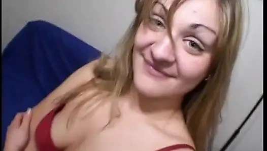 Sarışın sürtük oyuncu seçmelerinde bakış açısıyla yarak emiyor