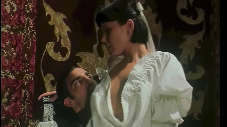 Người Phụ Nữ Chỉ Muốn Được Đụ Vào Mông