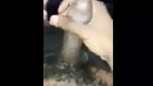 Evde tek başına mastürbasyon yapıyor