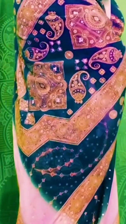 Desi Pakistani married woman wearing saree | Clip 1