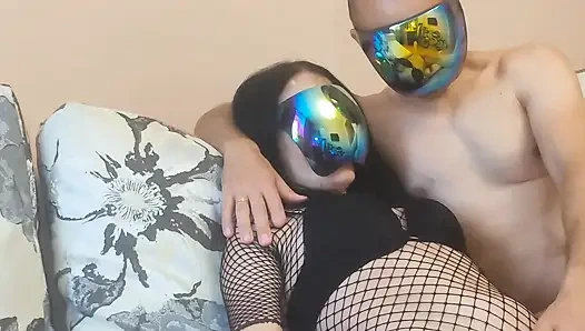 Eş değiştiren partnerlerinin sıska karısını sikiyor