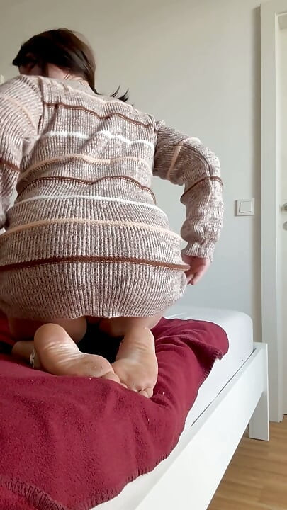 سداکشن مقعدی با لباس زنانه