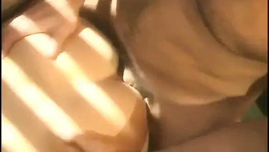 İki sevimli sarışın çapa şanslı adamdan bir sert schloeng'i paylaşıyor