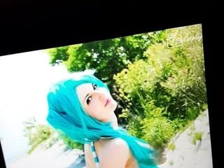 Hatsune miku cosplay kiêm cống phẩm