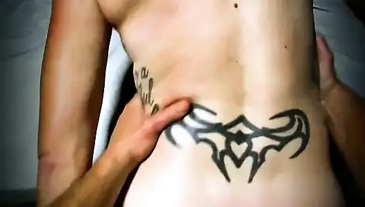 Vollbusige milf wird während der massage geil und hart gefickt