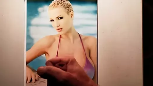 Jordan Carver boşalıyor 7