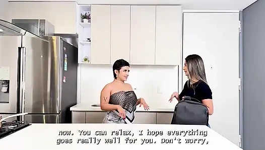 Adik tiriku yang sange pengen banget dudukin kontolku, dia bikin toketnya gondal-gandul sama aku