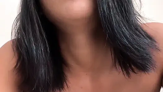 Onlar beni lezzetli bir şekilde sikerken kendimi görmeyi seviyorum -amatör çift- nysdel