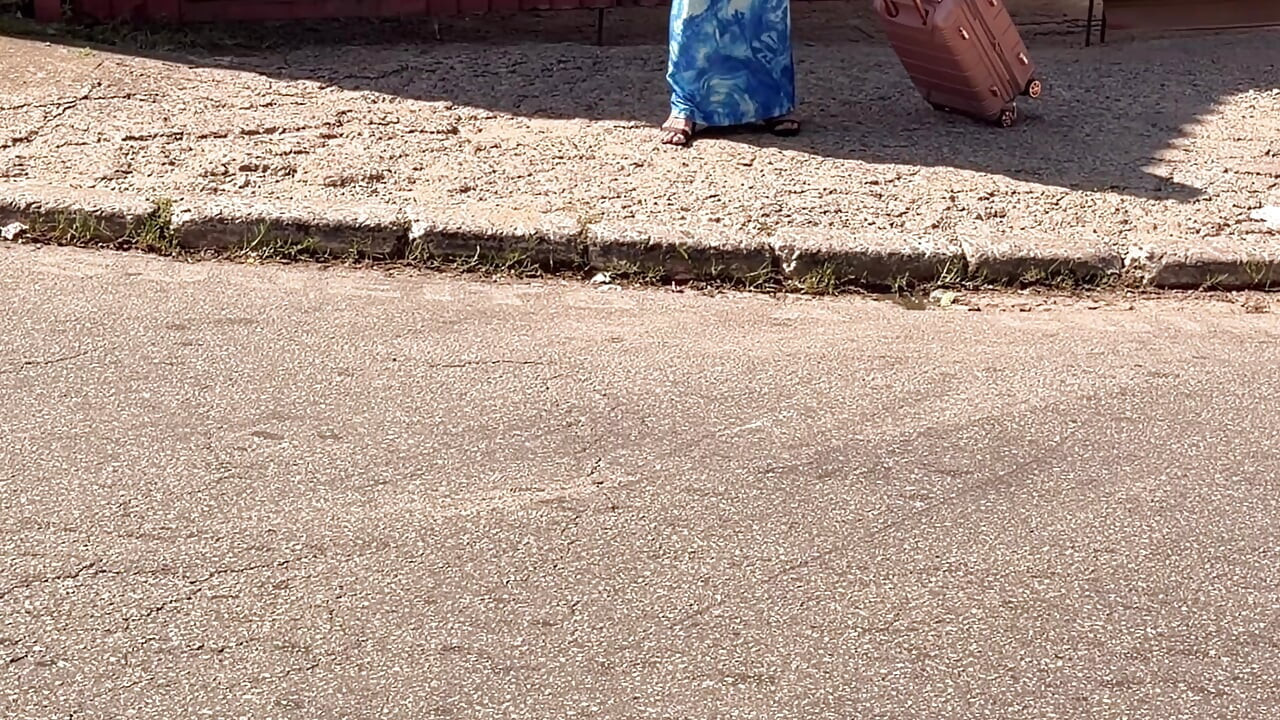 Eu fui pegar minha sogra e eu não sabia que ela era muito grande rabo e peituda eu não resisti eu disse ao meu marido para ir comprar pão