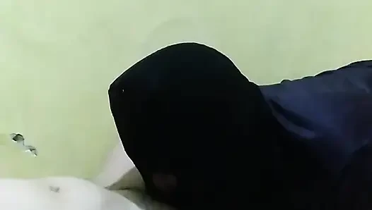 Licking  milf's pussy when the house is quiet