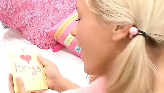 Bree Olson daha on sekiz yaşına giren ufacık bir memeli - sapık orta yaşlı seksi kadınlar