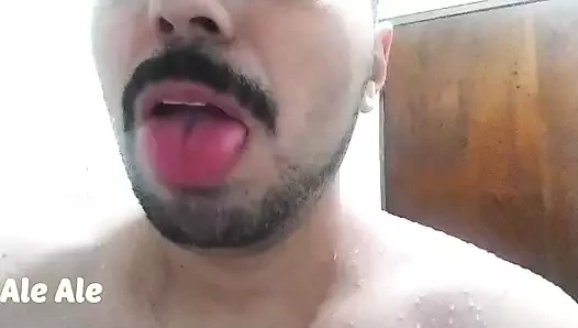 Dil fetişi. Öp beni...
