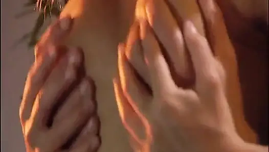 Cewek nakal rambut pirang lagi asik nyepong dan ngentot kontol besar sambil pakai lingerie seksi