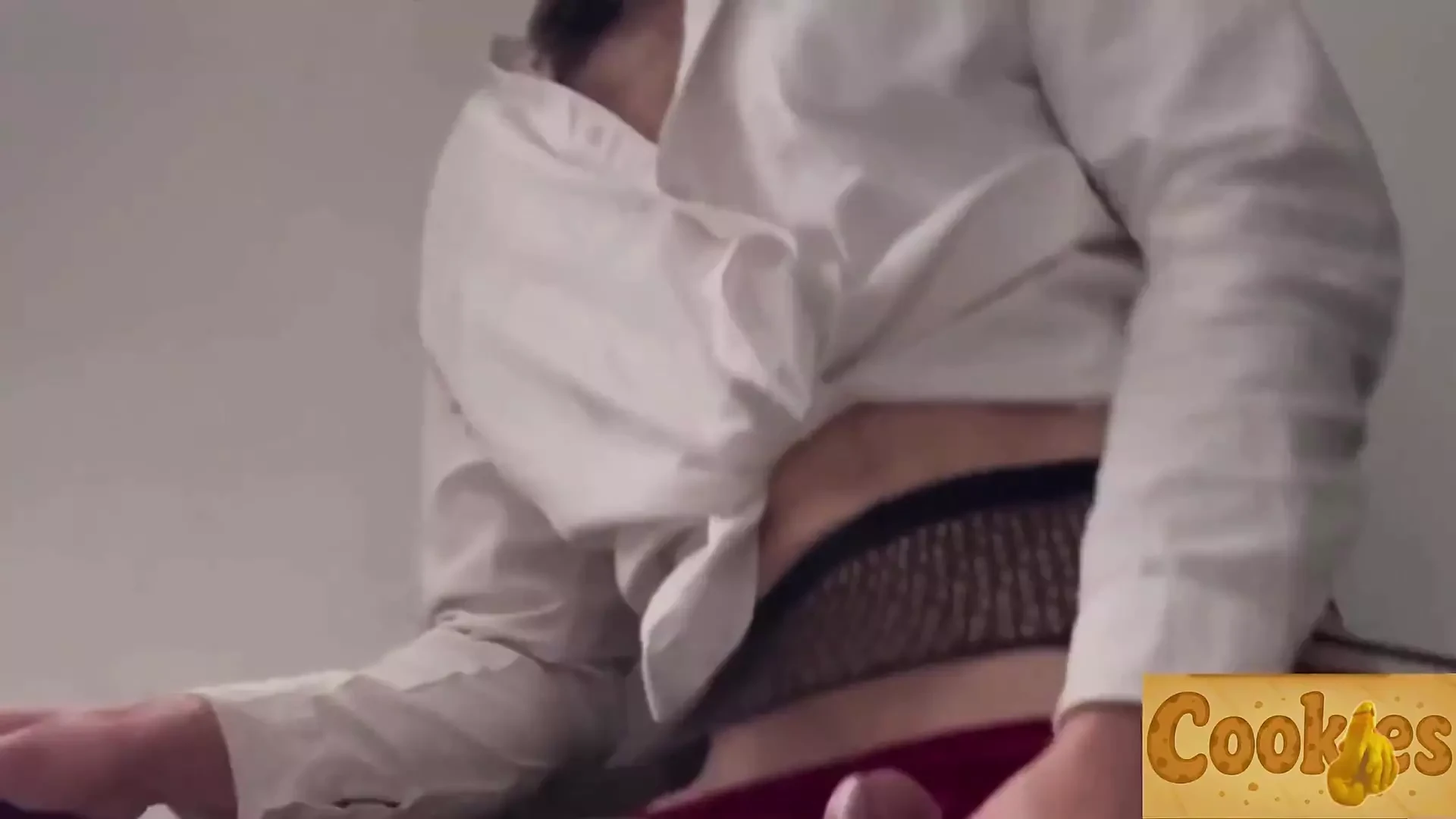 美丽的变性人女孩找人吮吸她的花蜜