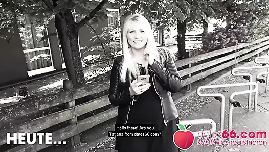Alman sarışın Tatjana Young sokakta yakalandı ve şehir parkında sikildi