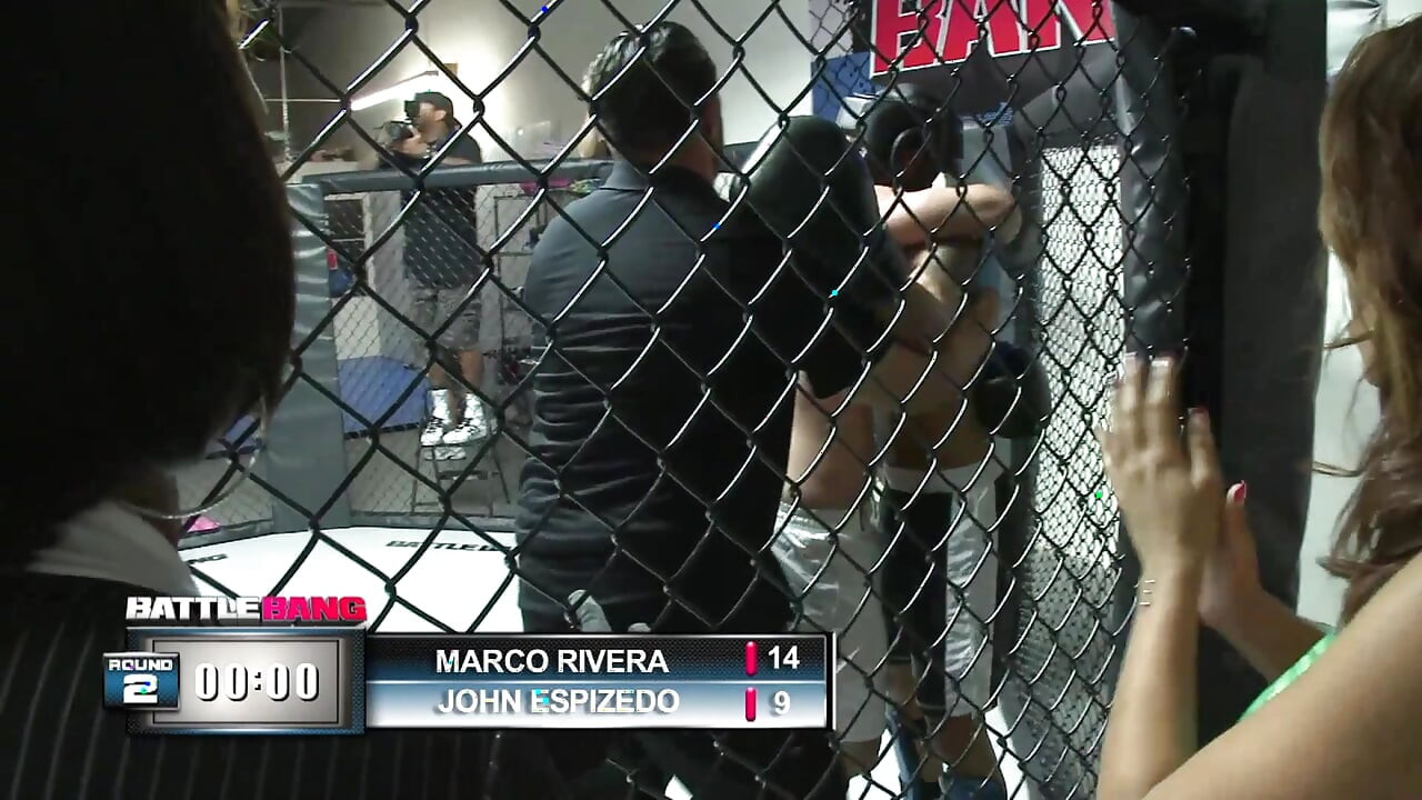 مكافأة قنبلة جنسية سوداء للفائز في الملاكمة