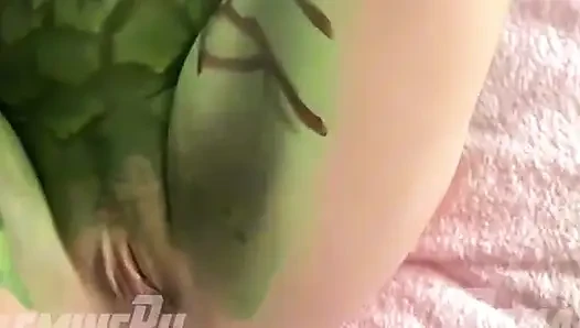 Poison Ivy bir hayranını sikiyor