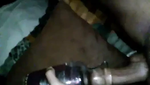 Yatakta bir vazo lanet (uzun)
