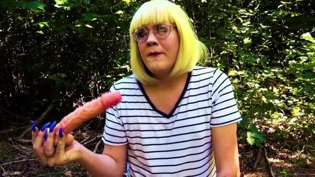 Long blue nails shemale with dildo