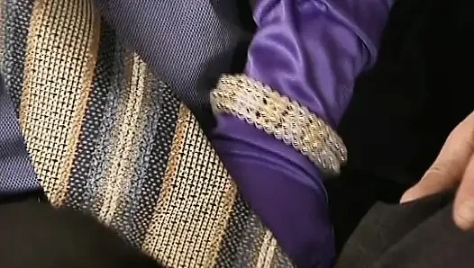 Güzel Alman sarışın bebek şehvetli anal sikişin tadını çıkarıyor