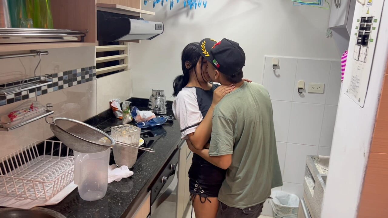 My stepsister is insecure about her sexuality, I make her horny and fuck her in the kitchen.